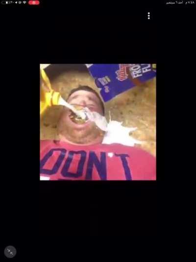 تم اختراع الصحون عام 1490 الناس عام 1489