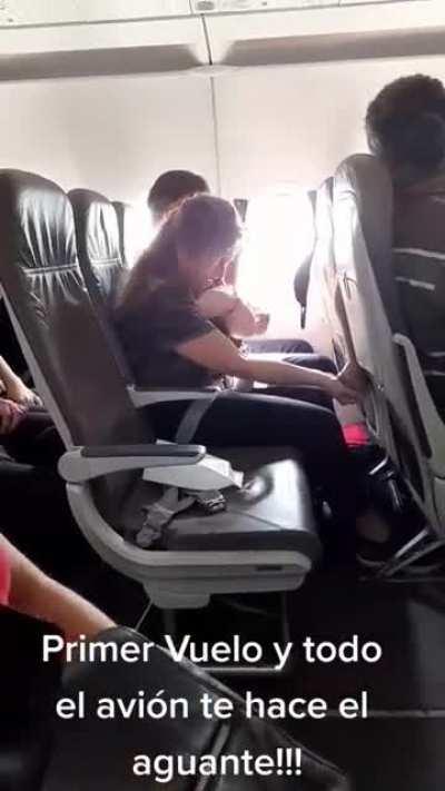 - ¿Te da miedo volar? - Un poquito...