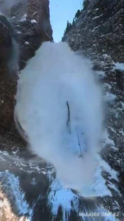 Leland Nisky caught in avalanche while climbing.