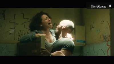 Ilana Glazer bathroom sex Scene in The Night Before