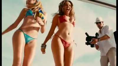 Kelly Brook & Riley Steele dancing in Piranha 3D (2010)