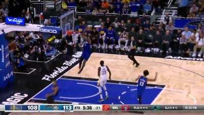 [Highlight] Suggs and Paolo hook up for the lob and finish.