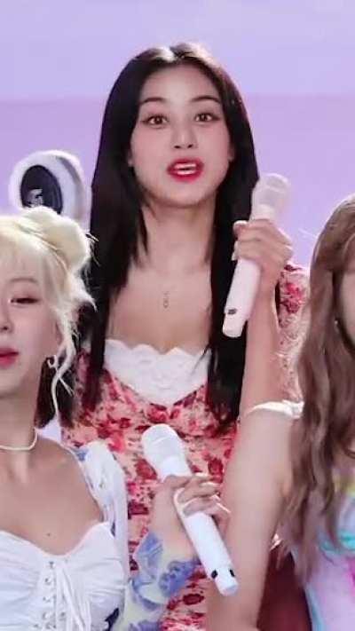 Jihyo - red & pink dress, alcohol free outfit, taste of love event