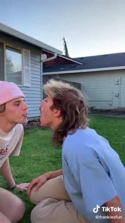 How our mods handle softie reports on this sub (beware!!) 👈😠