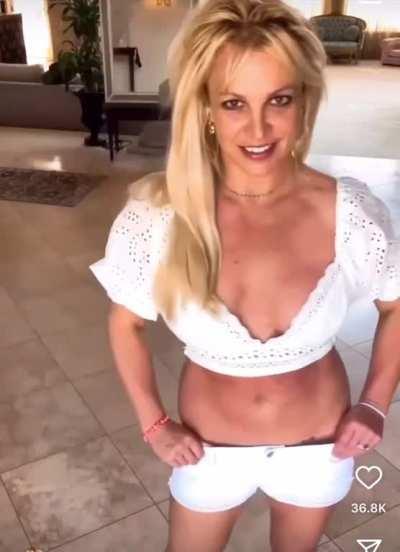 Love how she grabs them