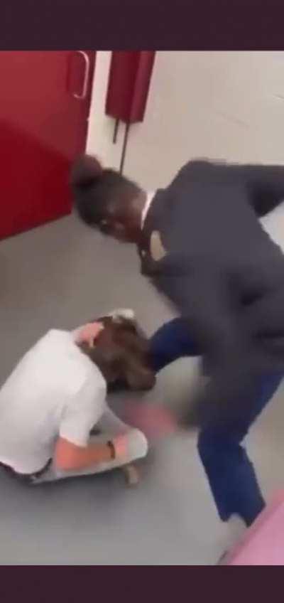 Dreamybull beats up white kid