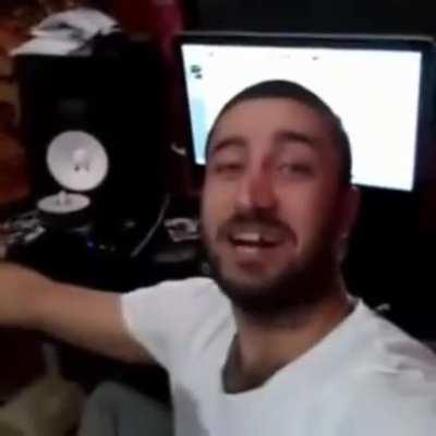 Ekonomi mi kotu? Eviniz mi yaniyor? Bize ne ***