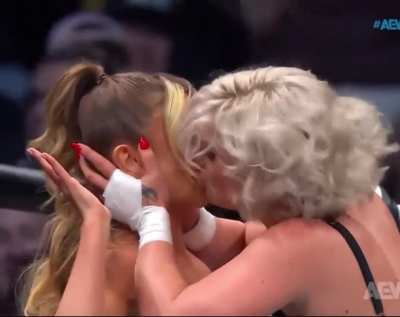 Harley Cameron and Toni Storm 