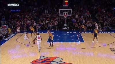 [Highlight] Derrick Rose extends the lead to 5 hitting the off balance floater with under a minute left!