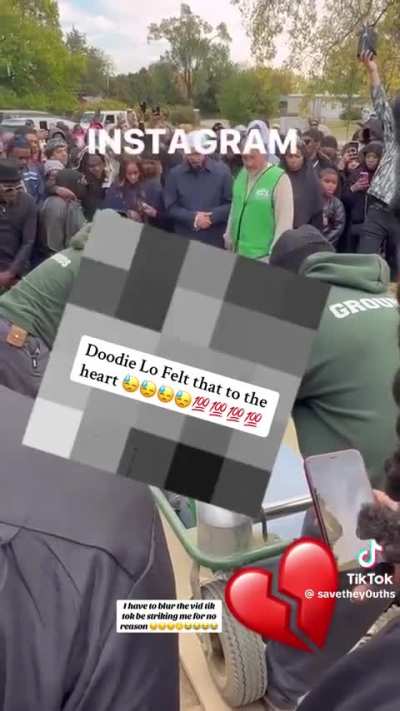 Doodie Lo and Lil Gudda at Zoo funeral 😔😔 R.I.P 30 Poppa BayBay