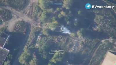 RU pov: Full video of S-300 drone attack shows multiple launchers relocated and camouflaged but without success.