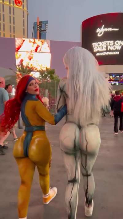 What's better than cosplay girls? BBL COSPLAY GIRLS!! 🤤🔥