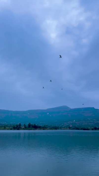 Hadshi Lake in the morning