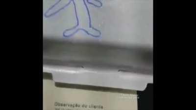 uma vez eu recebi uma pizza com tomate em formato de coração, mas o sabor da Pizza tava horrível