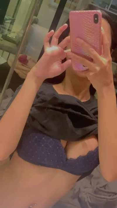 be honest, would you masturbate if I sent you one of my nudes? 😁