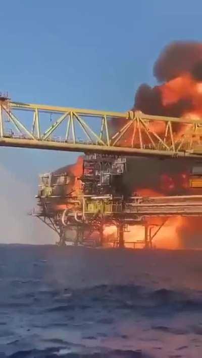 July 7th 2023 A huge fire broke out on the Nohoch Alfa oil rig reportedly caused by a gas leak.