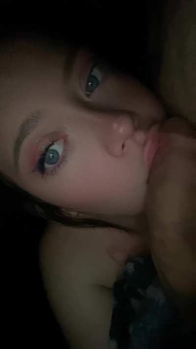 I need Daddy’s cock in my mouth at all times, even when he’s sleeping 😴🤤