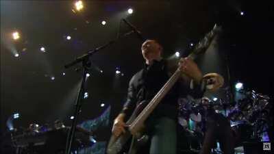 i actually never know that Chester did this part in When They Come For Me -iTunes Festival 2011