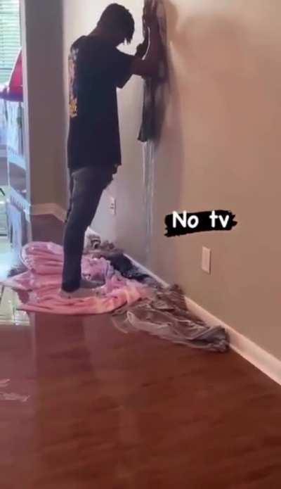 WCGW when trying to mount a tv.