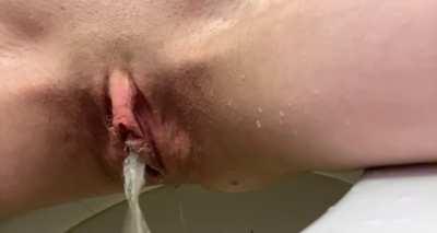 Kiss it while I piss 🥰