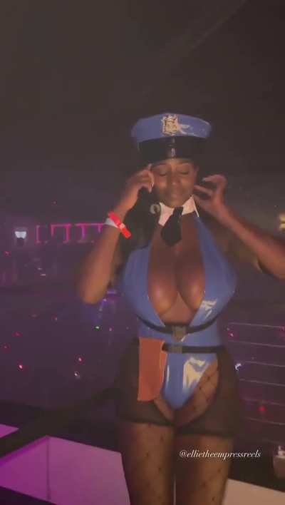 MMM (HAPPY HALLOWEEN)