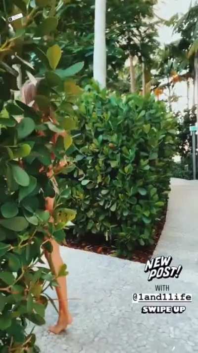 Beautiful green bikini video