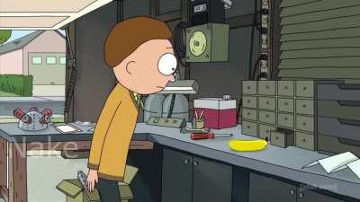 El bananero turns himself into a banana, funniest sh!t i've ever seen