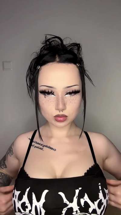 Do I look like the kind of girl you'd give a creampie to?
