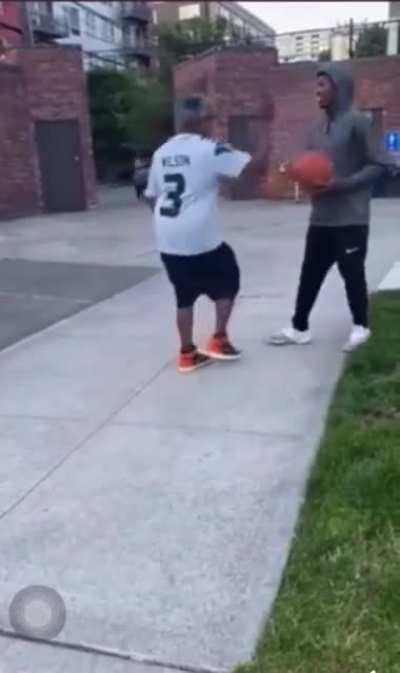 old man should’ve just left him alone🤦🏾‍♂️