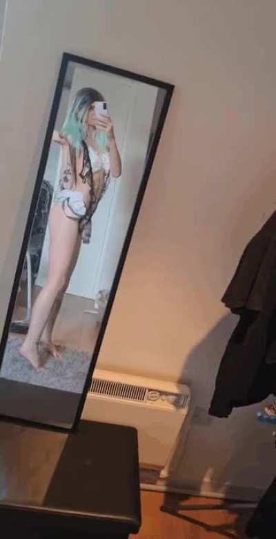 lol imagine if i actually posted this on tiktok 😳