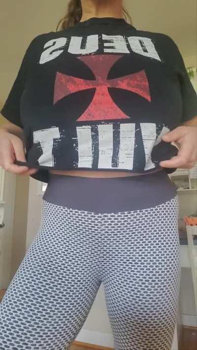 I wonder if guys know how big they are when I wear this to the gym 😋