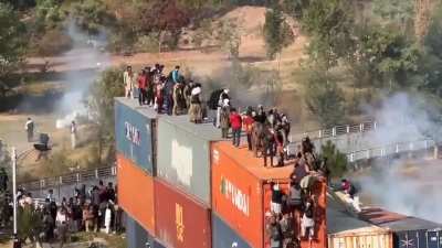 The peaceful protestors in Pakistan who were marching towards the capital city to demand the release of Imran Khan have successfully reached their intended protest destination they had 1200 containers in their path to stop them along with intense tear gas