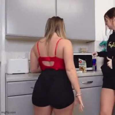 Merry ChristmASS 🎁🎄🍑