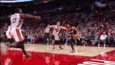 [Highlight] Shaedon Sharpe's head touches the bottom of the backboard