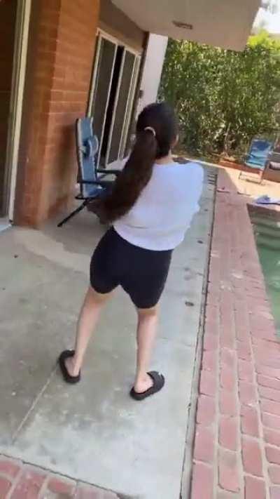 Shake it Selena 🔥