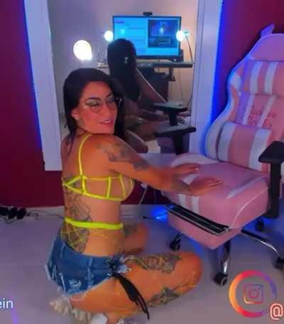 wiggle wiggle wiggle