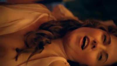 Lucy Lawless, Jaime Murray in Spartacus : Gods of Arena