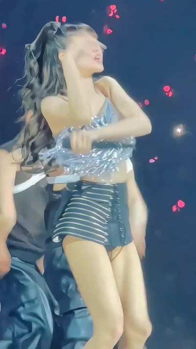 Lisa's smooth cheeks 2k upscale. I wonder how smooth I would feel when I put my dick inside that ass 💦