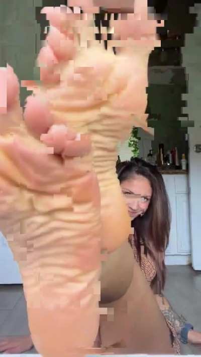 Ranch gal pov sensual sole smush