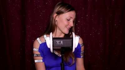 Violet Knight teases your 🍆 in this sexy ASMR video 👄