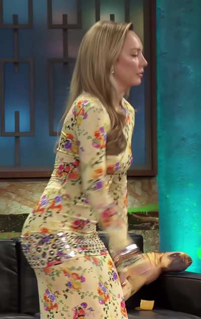 Ester butt looking in great shape with that tight dress