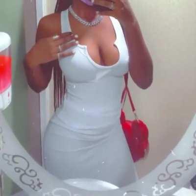 18 Year Old Onlyfans Baddie ( Got Her Nudes And A Video Of Me Fingering Her Pussy HMU)