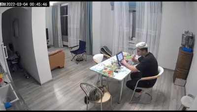 Страшно жить с призраком