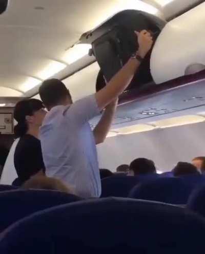 Гуманитарий