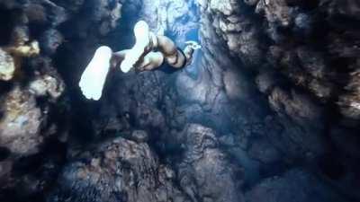 free diving this under water canyon