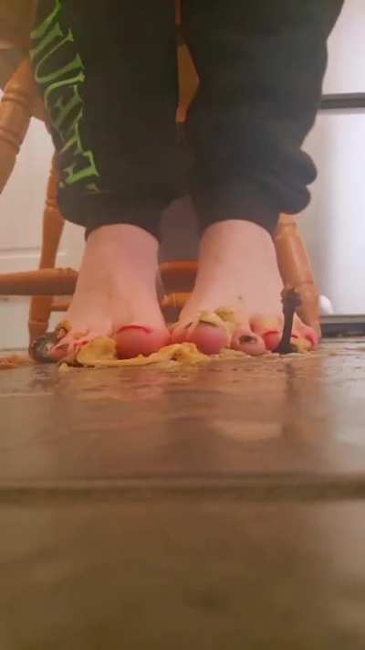 Slo-Mo Banana Jump 🤭