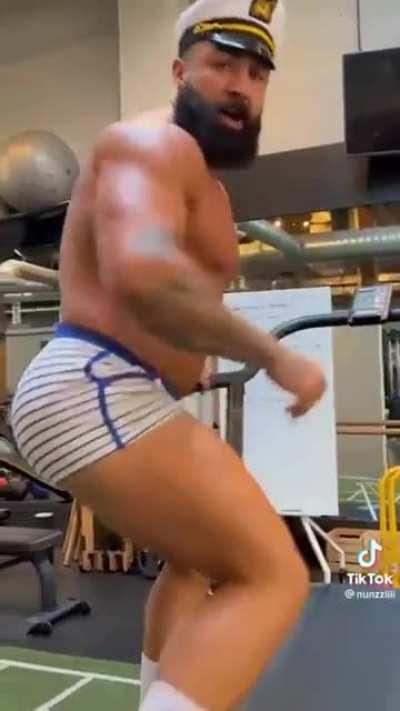 Damn he has nice shoes