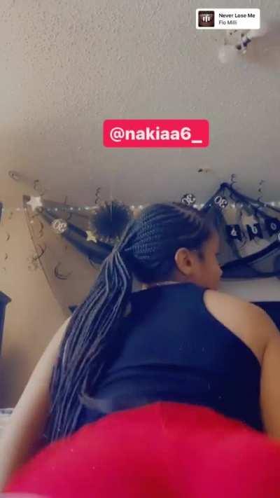 nakiaa6_ (@nakiaa6_)