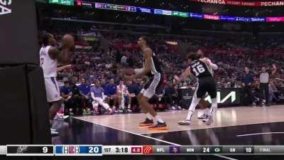 [Highlight] Wemby intercepts the baseline inbound; Kawhi pokes it right back