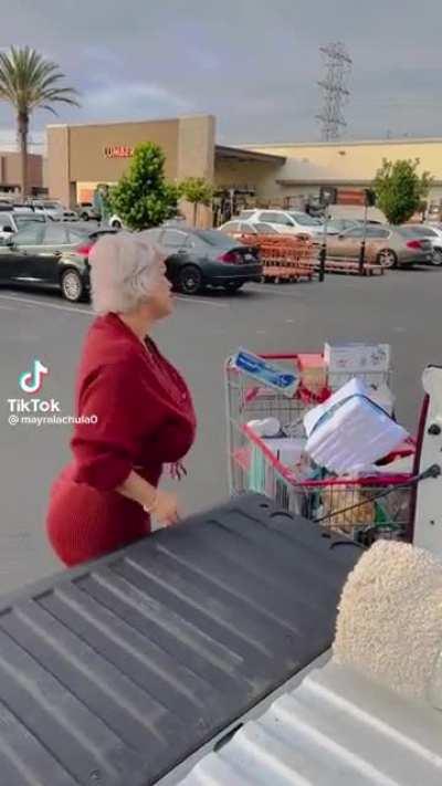 Dayum! Mama 🥵🥵🥵